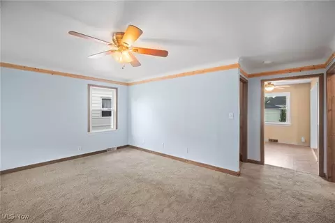 5618 Ackley Rd, Cleveland, OH 44129 photo 4