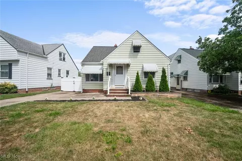 5618 Ackley Rd, Cleveland, OH 44129