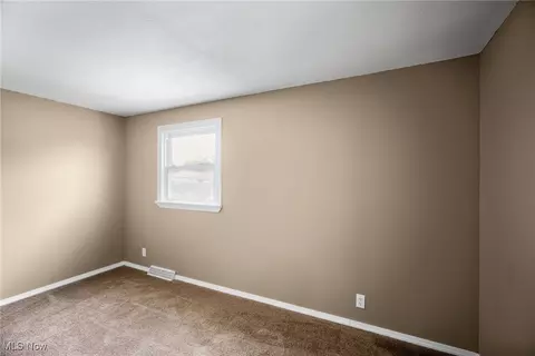 5618 Ackley Rd, Cleveland, OH 44129 photo 23