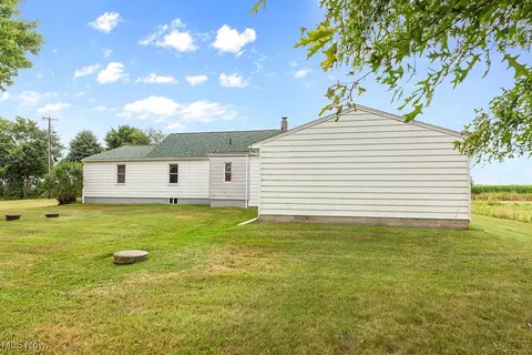 Exterior - 16844 W Pine Lake Rd, Beloit, OH 44609 photo 5 of 7