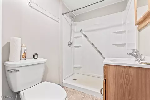 Bath - 16844 W Pine Lake Rd, Beloit, OH 44609 photo 1 of 4