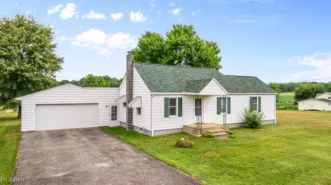Exterior - 16844 W Pine Lake Rd, Beloit, OH 44609 photo 6 of 7