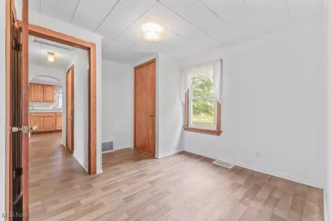 Entry Way - 16844 W Pine Lake Rd, Beloit, OH 44609 photo 2 of 3