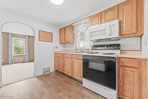 Kitchen - 16844 W Pine Lake Rd, Beloit, OH 44609 photo 2 of 3