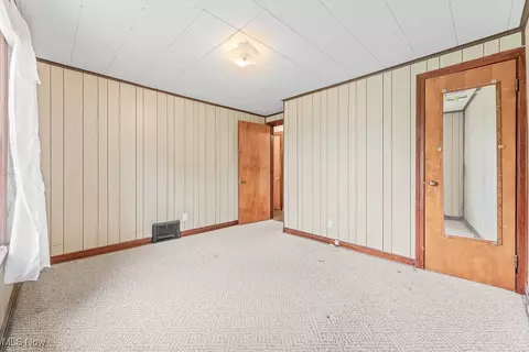 Bedroom - 16844 W Pine Lake Rd, Beloit, OH 44609 photo 4 of 10