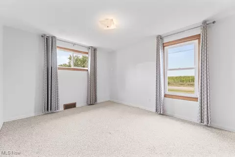 Bedroom - 16844 W Pine Lake Rd, Beloit, OH 44609 photo 2 of 10