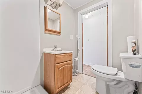 Bath - 16844 W Pine Lake Rd, Beloit, OH 44609 photo 3 of 4
