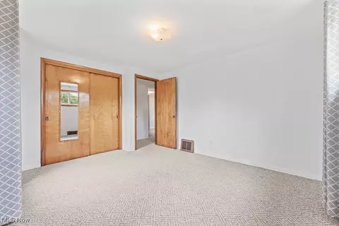 Bedroom - 16844 W Pine Lake Rd, Beloit, OH 44609 photo 1 of 10