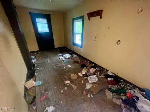Entry Way - 200 E 32nd St, Lorain, OH 44055 photo 1 of 1
