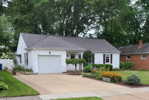 508 Bowman Dr, Kent, OH 44240