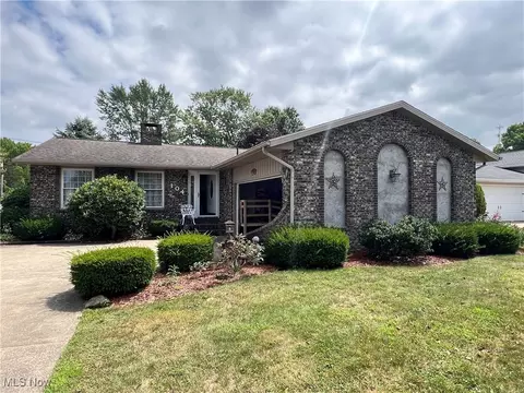 104 Calico Dr, Dover, OH 44622
