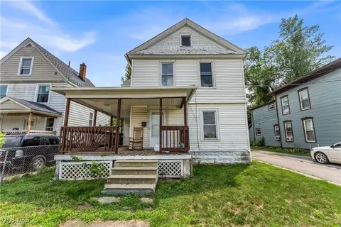 352 Vic Janowicz Dr, Elyria, OH 44035