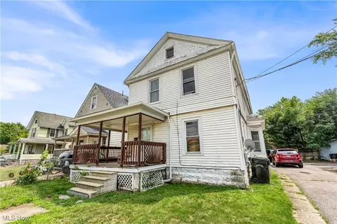 352 Vic Janowicz Dr, Elyria, OH 44035 photo 2