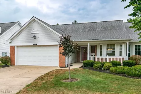 223 Heather Ln #18, Eastlake, OH 44095
