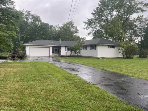 7292 Elm St, Newton Falls, OH 44444