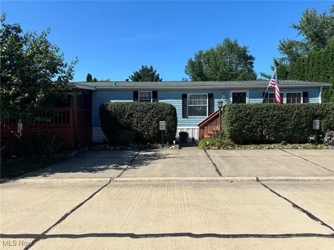 452 Sandtrap Cir, Painesville, OH 44077