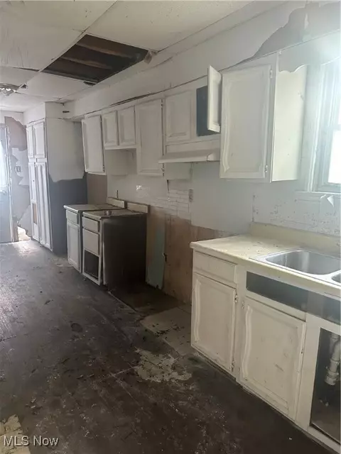524 Pyramus Rd, Chester, WV 26034 photo 2