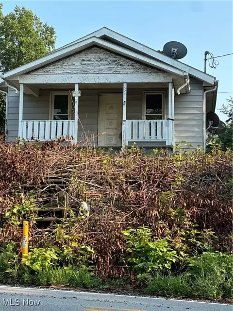 524 Pyramus Rd, Chester, WV 26034