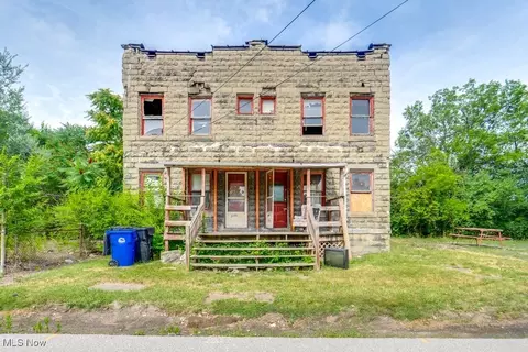 3504 E 44th St, Cleveland, OH 44105