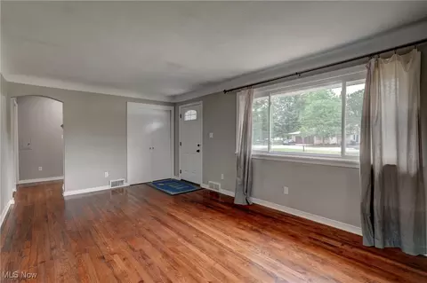 Living - 6350 Aster Dr, Independence, OH 44131 photo 2 of 2