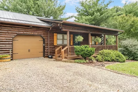 3212 Schneiders Crossing Rd NW, Dover, OH 44622