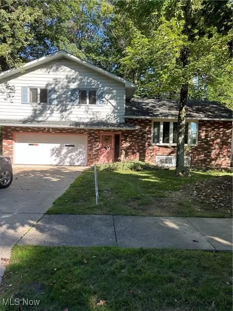 849 Wellmon St, Bedford, OH 44146