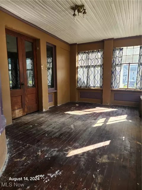 130 E Walnut St, Ashland, OH 44805 photo 3