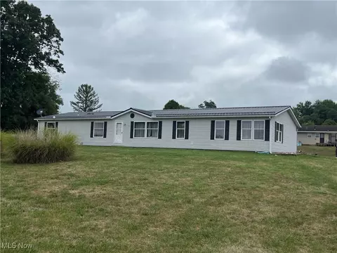 900 Green House Ln, Sarahsville, OH 43779