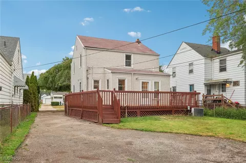 300 E 248th St, Euclid, OH 44123 photo 9
