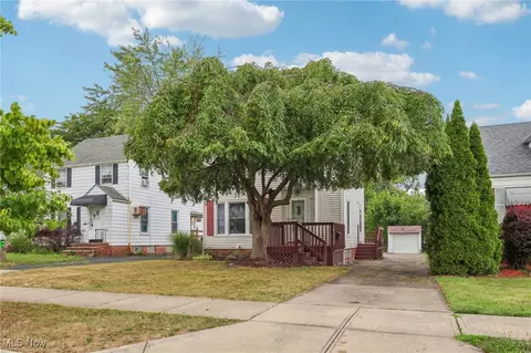 300 E 248th St, Euclid, OH 44123 photo 3
