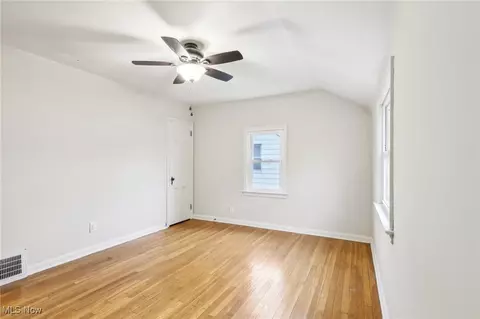 300 E 248th St, Euclid, OH 44123 photo 33