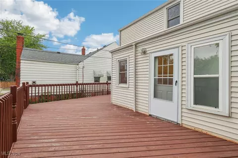 300 E 248th St, Euclid, OH 44123 photo 5