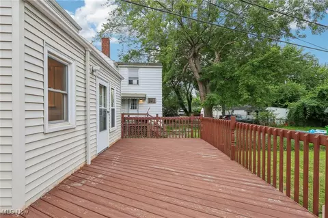 300 E 248th St, Euclid, OH 44123 photo 6