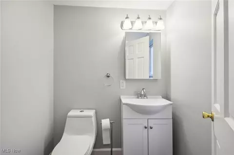 300 E 248th St, Euclid, OH 44123 photo 30