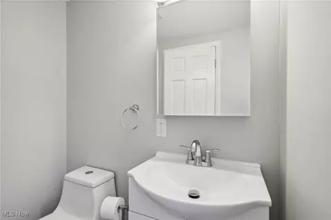300 E 248th St, Euclid, OH 44123 photo 31