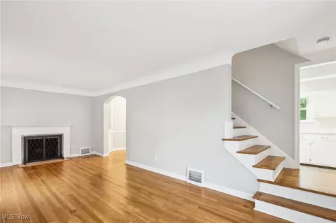 300 E 248th St, Euclid, OH 44123 photo 17