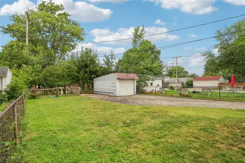 300 E 248th St, Euclid, OH 44123 photo 15