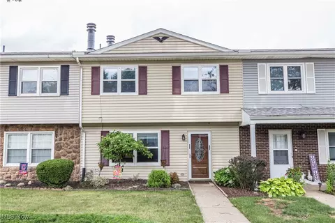 2506 Barth Dr, Uniontown, OH 44685
