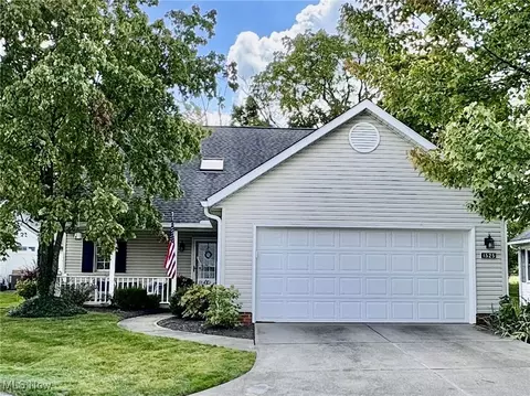1525 Windrow Ln #12-8, Broadview Heights, OH 44147