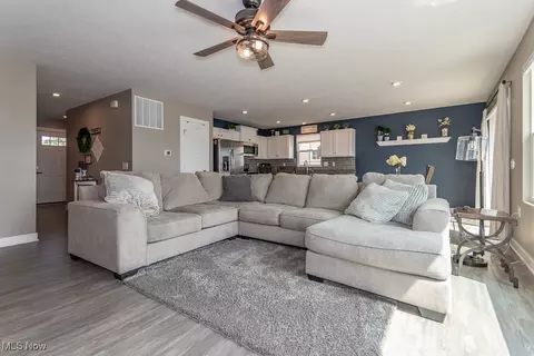 3952 Red Creek Ct, Perry, OH 44081 photo 4