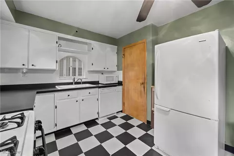 6266 Murray Ridge Rd, Elyria, OH 44035 photo 12