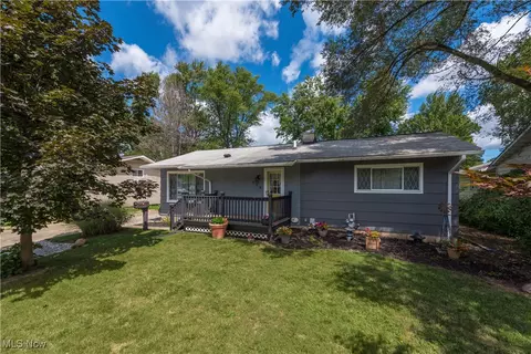 376 Fairwood Cir, Berea, OH 44017