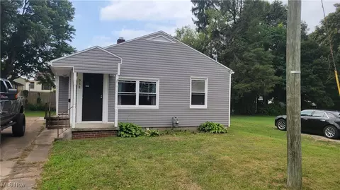 938 Fess St, Zanesville, OH 43701