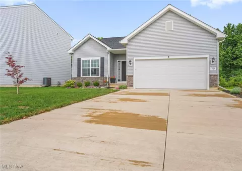 6824 Hatching Way, North Ridgeville, OH 44039