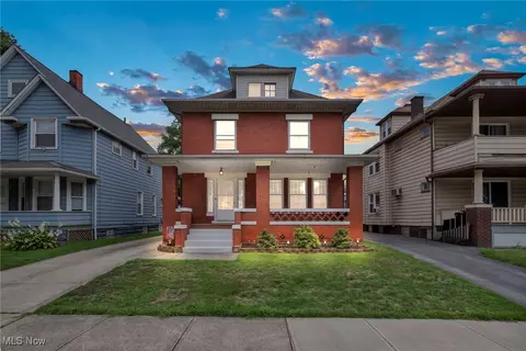 4418 Bridgeview Ave, Newburgh Heights, OH 44105