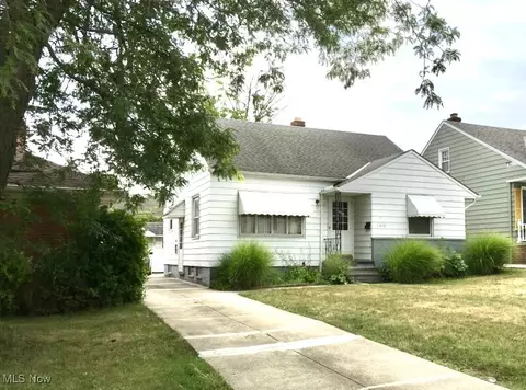 11510 Bradwell Rd, Cleveland, OH 44125