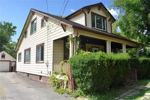 2868 Draper Ave SE, Warren, OH 44484