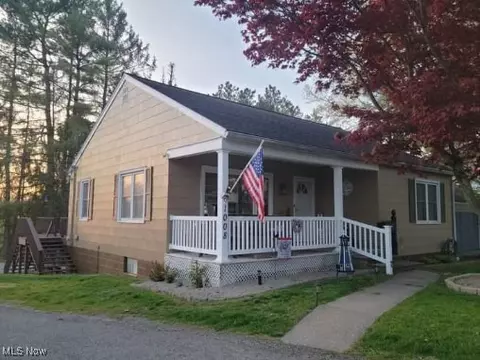1008 N Kennebec Ave, Mcconnelsville, OH 43756