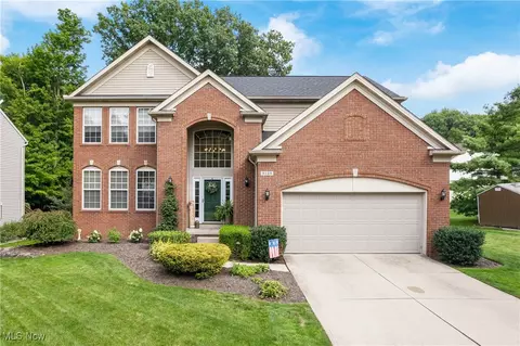 9129 Beechmont Ct, Twinsburg, OH 44087