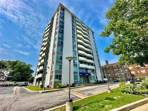 11811 Lake Ave #301, Lakewood, OH 44107